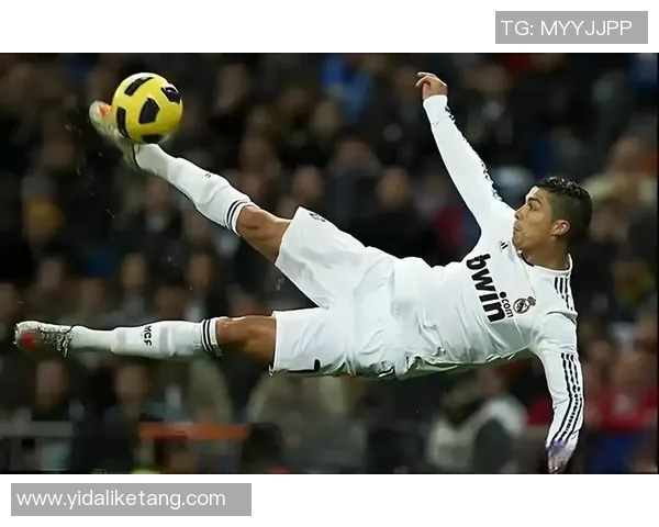 全球足球巨星排行榜揭晓前50名明星球员的精彩瞬间与成就分析